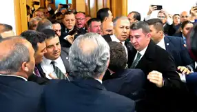 Parlamentoda Gerilim: Protesto ve Güvenlik Önlemleri