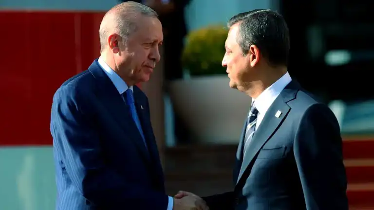 Erdoğan'dan Özel'e Geçmiş Olsun Telefonu Erdoğan'dan Özel'e Geçmiş Olsun Telefonu